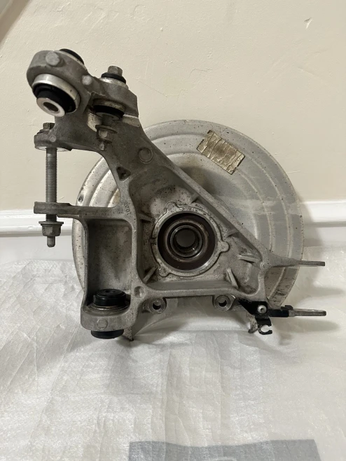 2017 Land Rover Range Rover Sport Rear Right/Passenger With Bearing Used OEM Steering Knuckle Spindle