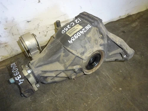 2012-2015 Mercedes C250 W204 RWD Rear DE240934 Used OEM Rear Differential Carriers used OEM rear differential carrier