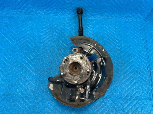 1998-2000 Lexus LS400 Front Right/Passenger With Hub Used OEM Steering Knuckle Spindle