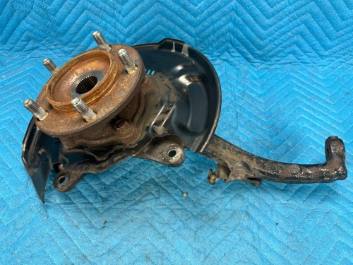 2008-2015 Lexus LX570 Front Left/Driver With Hub Used OEM Steering Knuckle Spindle