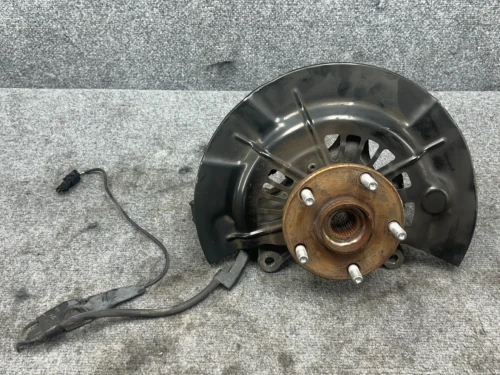2016-2018 Lexus ES350 Front Left/Driver FWD With Hub Used OEM Steering Knuckle Spindle
