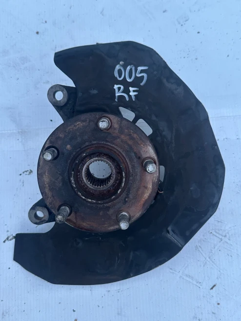 Lexus ES300 Front Right/Passenger Used OEM Steering Knuckle Spindle
