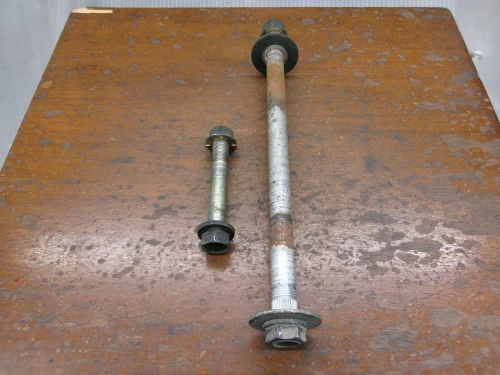 1999-2003 Lexus RX300 Rear Used OEM Steering Knuckle Spindle