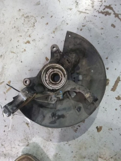 2004-2006 Lexus ES330 Front Left/Driver Used OEM Steering Knuckle Spindle