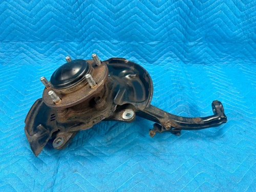 2008-2015 Lexus LX570 Front Left/Driver With Hub Used OEM Steering Knuckle Spindle
