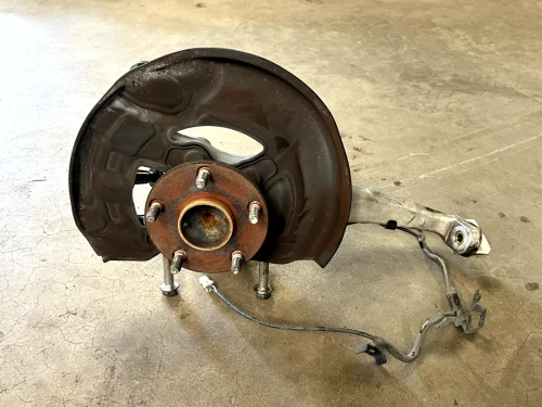 2001-2006 Lexus LS430 Front Left/Driver RWD With Hub Used OEM Steering Knuckle Spindle