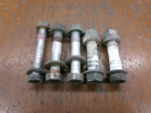 2004-2006 Lexus RX330 Rear Used OEM Steering Knuckle Spindle