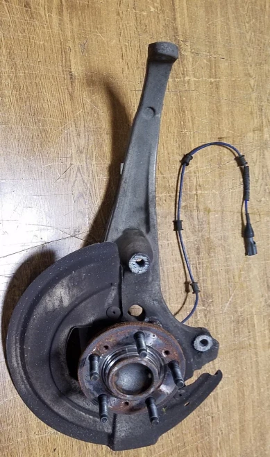 2002-2006 Lincoln LS Front Left/Driver With Hub Used OEM Steering Knuckle Spindle