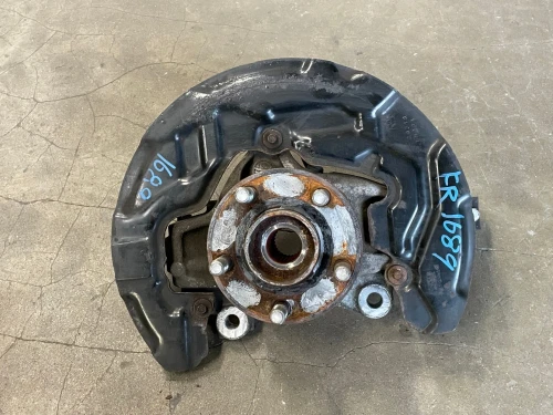 2017-2020 Lincoln Continental Front Right/Passenger AWD With Hub Used OEM Steering Knuckle Spindle