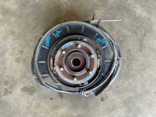 Lincoln Navigator Rear Right/Passenger With Hub Used OEM Steering Knuckle Spindle