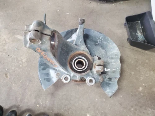 2015-2019 Lincoln MKC 1684624 Front Right/Passenger Used OEM Steering Knuckle Spindle