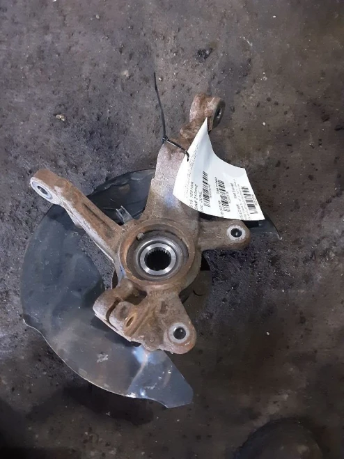 2020-2024 Lincoln Corsair 2523795 Front Right/Passenger Used OEM Steering Knuckle Spindle
