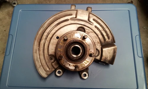 2000-2002 Lincoln LS Rear Left/Driver With Hub Used OEM Steering Knuckle Spindle