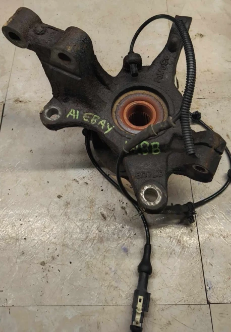2007-2014 Lincoln MKX Front Right/Passenger Used OEM Steering Knuckle Spindle