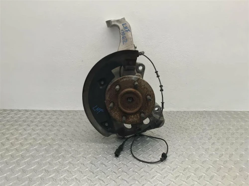 2003-2006 Lincoln Navigator Left/Driver 4X2 With Hub Used OEM Steering Knuckle Spindle