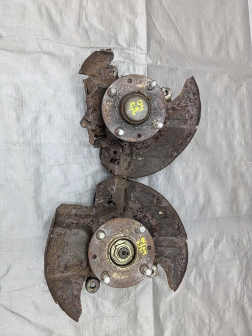 2004-2005 Mazda Miata Front Left & Right With Hub Used OEM Steering Knuckle Spindle