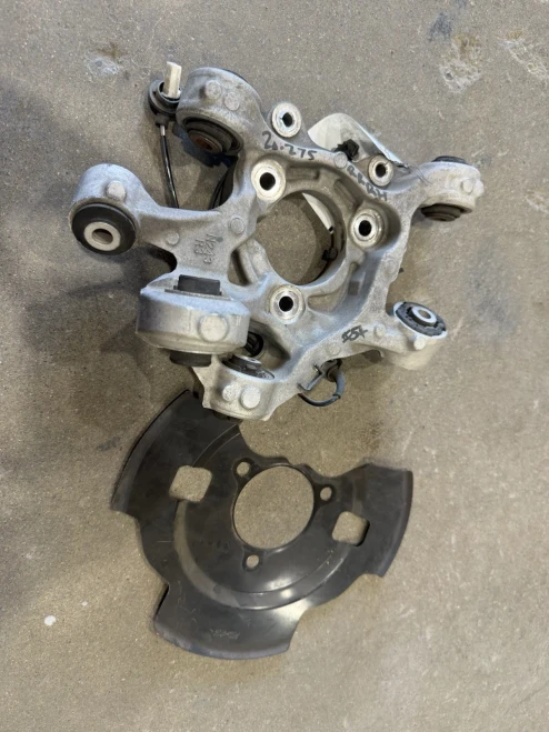 2021-2025 Mazda MX-5 Miata Rear Right/Passenger Used OEM Steering Knuckle Spindle