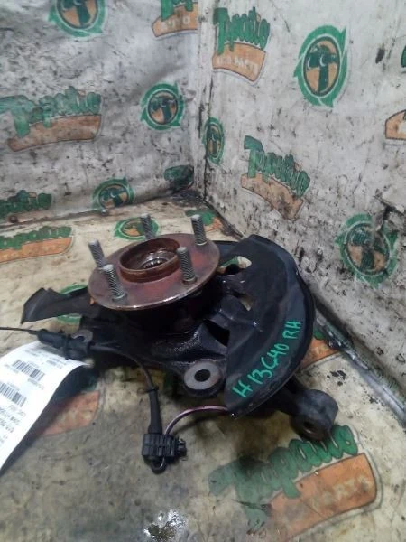 2014-2018 Mazda Mazda3 3598516 Front Right/Passenger Used OEM Steering Knuckle Spindle