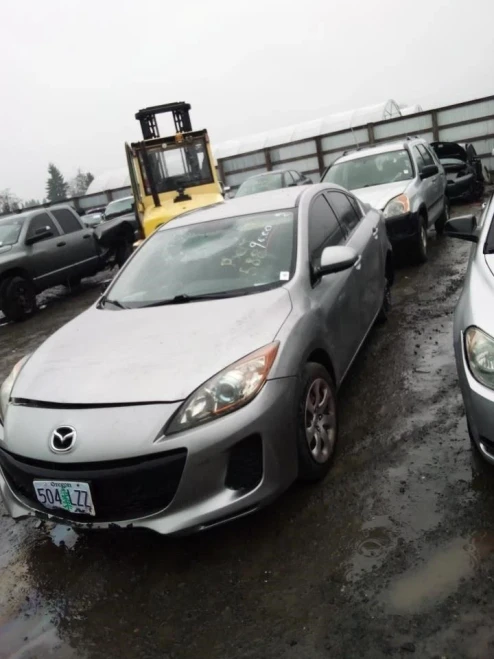 2010-2013 Mazda Mazda3 31708177 Front Left/Driver ABS Used OEM Steering Knuckle Spindle