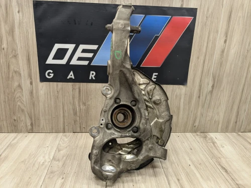 2015-2021 Mercedes-Benz C-Class Front Left/Driver With Bearing Used OEM Steering Knuckle Spindle