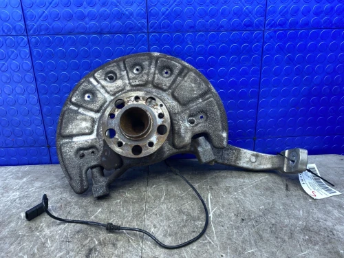 2015-2023 Mercedes-Benz C63 Front Left/Driver With Hub With Bearing Used OEM Steering Knuckle Spindle