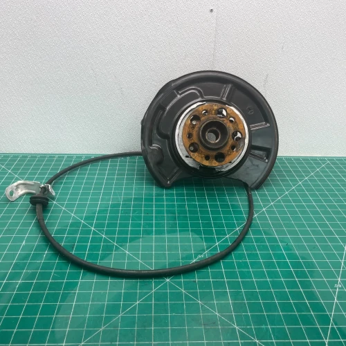 2006-2011 Mercedes-Benz CLS-Class Rear Right/Passenger With Hub Used OEM Steering Knuckle Spindle
