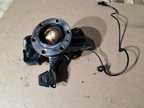 2010-2018 Mercedes-Benz Sprinter Front Right/Passenger With Hub Used OEM Steering Knuckle Spindle