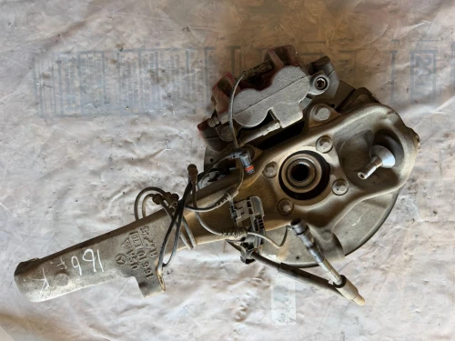 2012-2015 Mercedes-Benz ML350 Front Right/Passenger With Hub Used OEM Steering Knuckle Spindle
