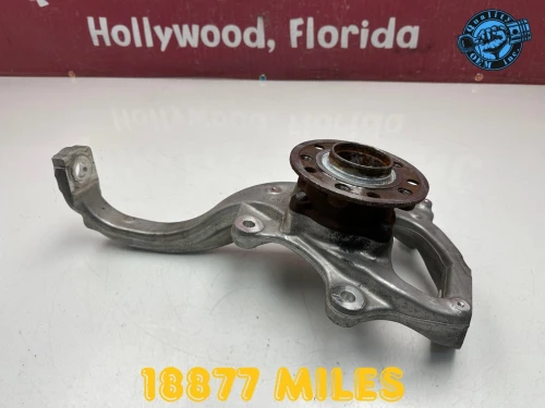 2015-2021 Mercedes-Benz C300 Front Right/Passenger RWD With Hub Used OEM Steering Knuckle Spindle