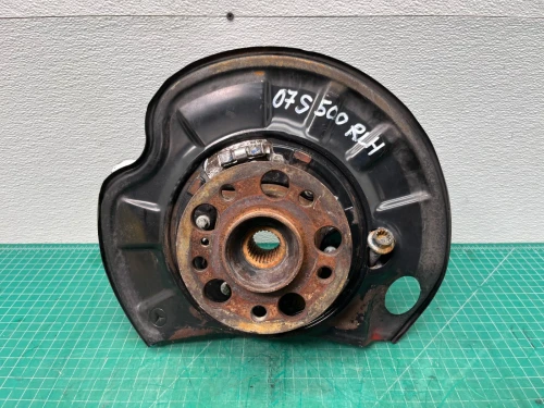 2007-2013 Mercedes-Benz S550 Rear Left/Driver With Hub With Bearing Used OEM Steering Knuckle Spindle