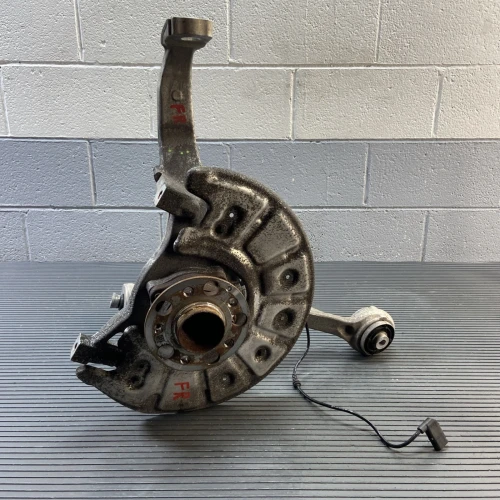 2015-2023 Mercedes-Benz C63 Front Right/Passenger RWD Used OEM Steering Knuckle Spindle