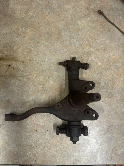 Mercedes-Benz A1083300120 A1113320106 Front Right/Passenger Used OEM Steering Knuckle Spindle
