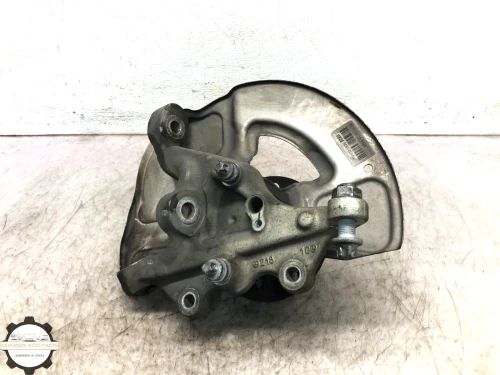 2012-2018 Mercedes-Benz CLS550 Front Right/Passenger RWD With Hub Used OEM Steering Knuckle Spindle