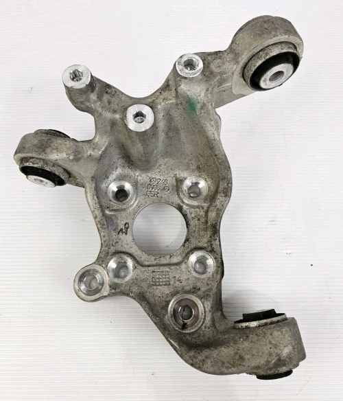 Mercedes-Benz CLA250 Rear Left/Driver With Hub With Bearing Used OEM Steering Knuckle Spindle