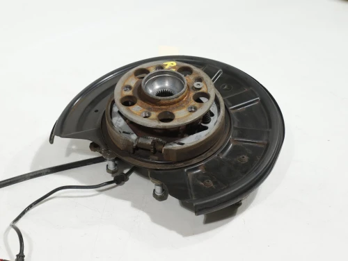2012-2018 Mercedes-Benz CLS550 Rear Left/Driver With Hub With Bearing Used OEM Steering Knuckle Spindle