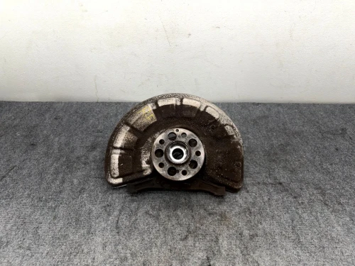 Mercedes-Benz E63 Front Right/Passenger With Hub Used OEM Steering Knuckle Spindle