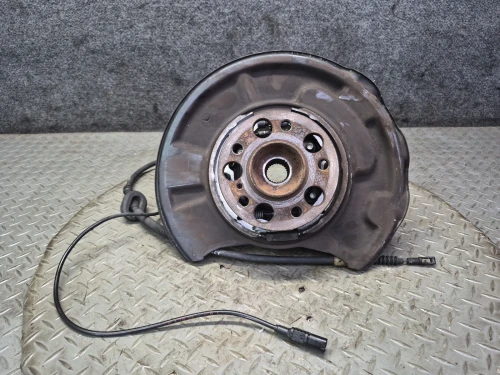 2003-2008 Mercedes-Benz Rear Left/Driver With Hub With Bearing Used OEM Steering Knuckle Spindle