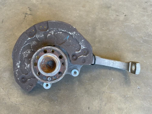 Mercedes-Benz E300 Front Left/Driver RWD With Hub Used OEM Steering Knuckle Spindle