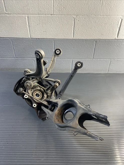 2010-2018 Mercedes-Benz Rear Left/Driver With Hub Used OEM Steering Knuckle Spindle