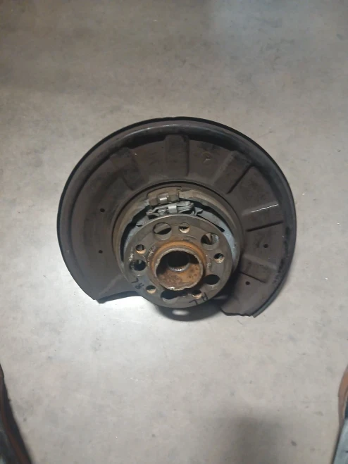 2015 Mercedes-Benz E-Class Rear Left/Driver With Hub Used OEM Steering Knuckle Spindle