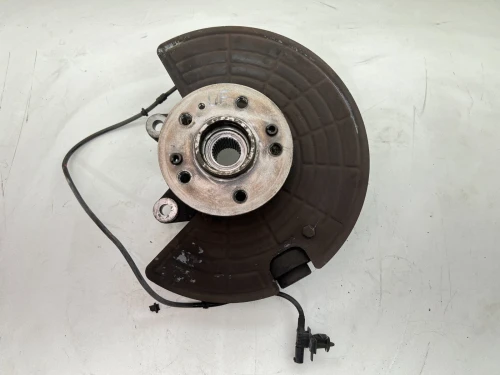 1998-2005 Mercedes-Benz ML350 Front Left/Driver With Hub Used OEM Steering Knuckle Spindle