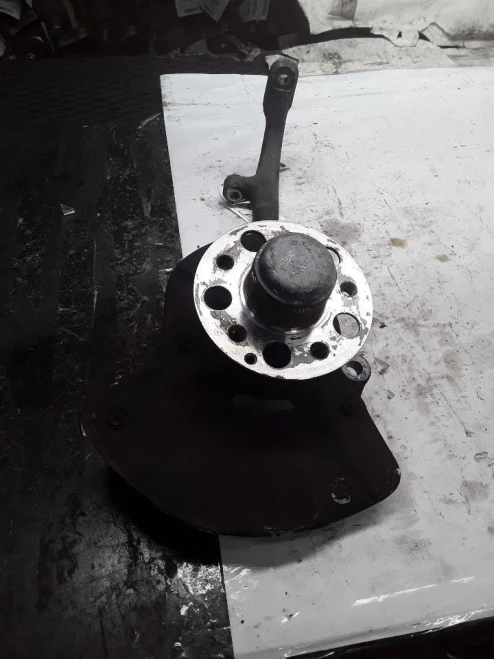 2007-2014 Mercedes-Benz 2428903 Front Left/Driver Used OEM Steering Knuckle Spindle
