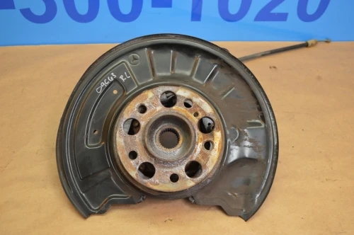 2008-2011 Mercedes-Benz C-Class Rear Left/Driver With Hub Used OEM Steering Knuckle Spindle