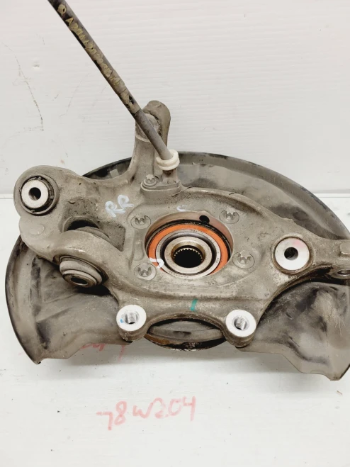 2012-2014 Mercedes-Benz C350 Rear Right/Passenger With Hub Used OEM Steering Knuckle Spindle