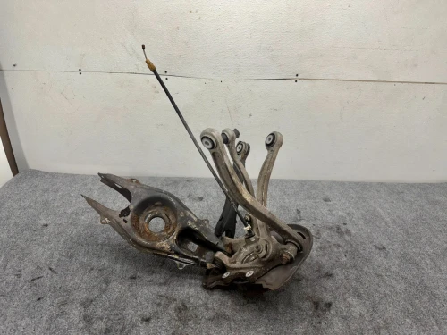 Mercedes-Benz C63 Rear Right/Passenger With Hub Used OEM Steering Knuckle Spindle