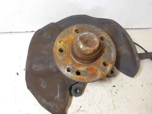 Mercedes-Benz 2021501 Front Right/Passenger With Hub With Bearing Used OEM Steering Knuckle Spindle