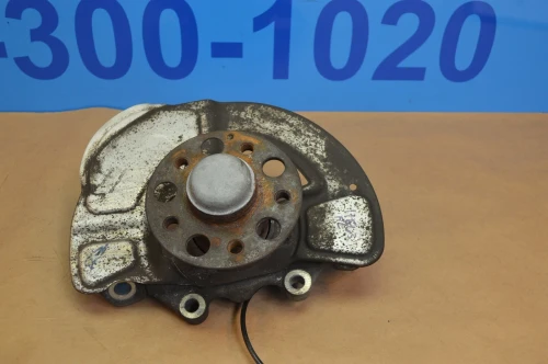 2010-2015 Mercedes-Benz E-Class Front Left/Driver With Hub With Bearing Used OEM Steering Knuckle Spindle