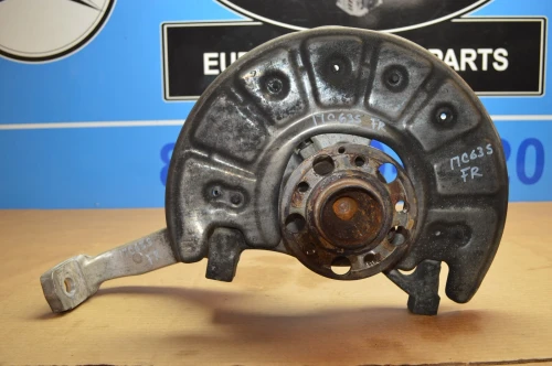 2017 Mercedes-Benz C63 Front Right/Passenger With Hub With Bearing Used OEM Steering Knuckle Spindle
