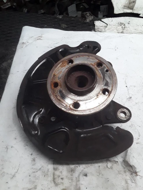 2016-2021 Mercedes-Benz Metris 2443746 Front Right/Passenger Used OEM Steering Knuckle Spindle