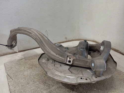 2015-2023 Mercedes-Benz 3957837 Front Right/Passenger RWD Used OEM Steering Knuckle Spindle